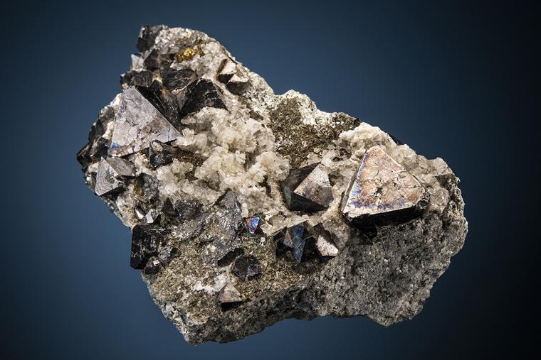 MAGNETITE with CALCITE and PYRITE